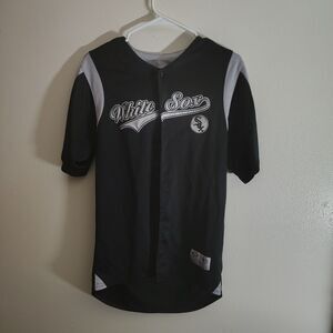 Adult "Genuine Merchandise" Chicago White Sox's button up shirt. Size Med. P.O